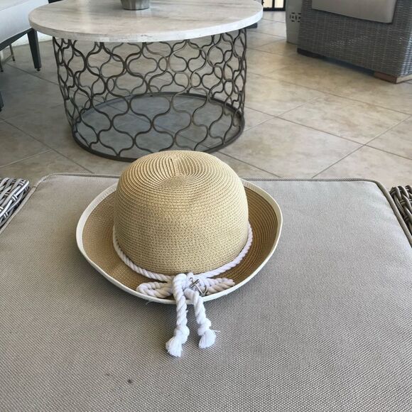 Stylish Tan Hat - Picture 1 of 3
